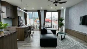 Căn hộ 1 ngủ siêu rộng tại trung tâm Ba Đình - Đào Tấn